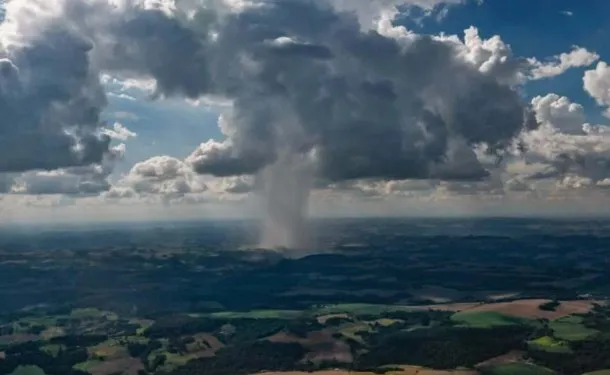 Frente fria mantém tempo instável e chuva deve continuar em Curitiba