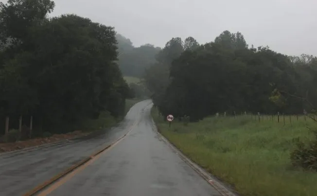 Curitiba terá trégua da chuva, mas frio continua e temperaturas seguem baixas nos próximos dias