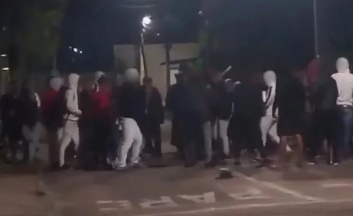 Confusão entre estudantes termina com adolescentes feridos em colégio estadual no Tatuquara