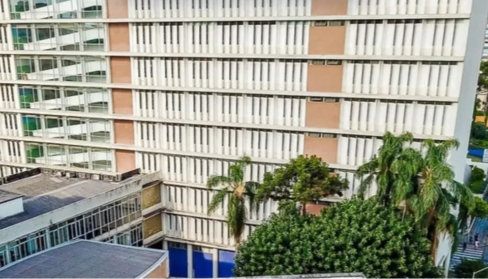 Ocupação no prédio do DCE da UFPR completa uma semana e impasse continua em Curitiba