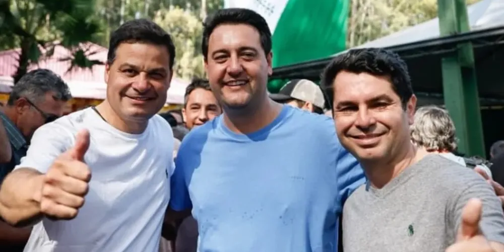 Ratinho Júnior reúne prefeitos e chapa de pré-candidatos em almoço na fazenda 