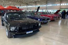 Curitiba oficializa Dia do Ford Mustang e aprova homenagem a cônsul do Japão