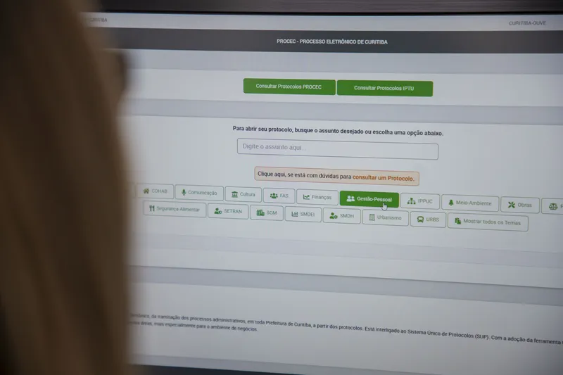 Prefeitura de Curitiba convoca mil professores do PSS para envio de documentos