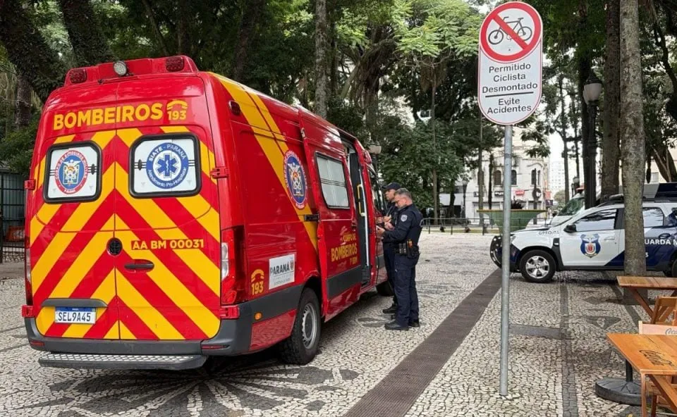 Estrangeiro é agredido durante assalto no Centro de Curitiba após dificuldade de comunicação