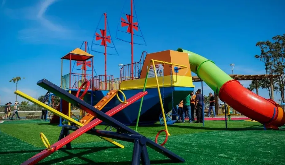 Parque das Águas, em Pinhais, ganha novo playground temático para crianças